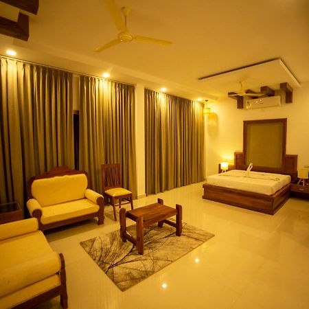 Opm Inn Payyannur Exterior foto
